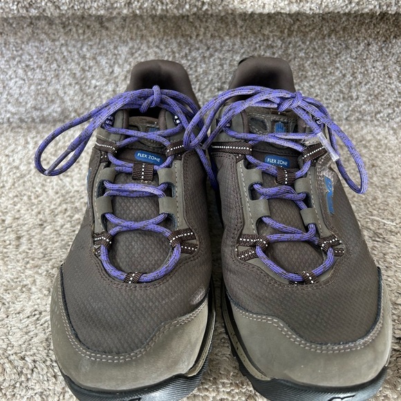 Teva Women’s Surge Event Waterproof Hiking shoe. Size 8. Excellent condition. - Picture 2 of 12
